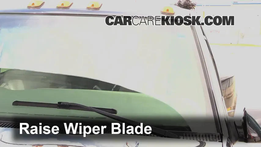 1999 Chevrolet K3500 LS 7.4L V8 Crew Cab Pickup (4 Door) Windshield Wiper Blade (Front)
